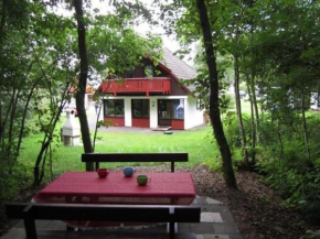 Familienfreundliches Ruhiges Ferienhaus in Feriendorf Silbersee mit Offenem Kamin